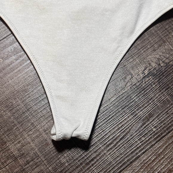 Vuori Cream Bodysuit - Picture 4 of 9
